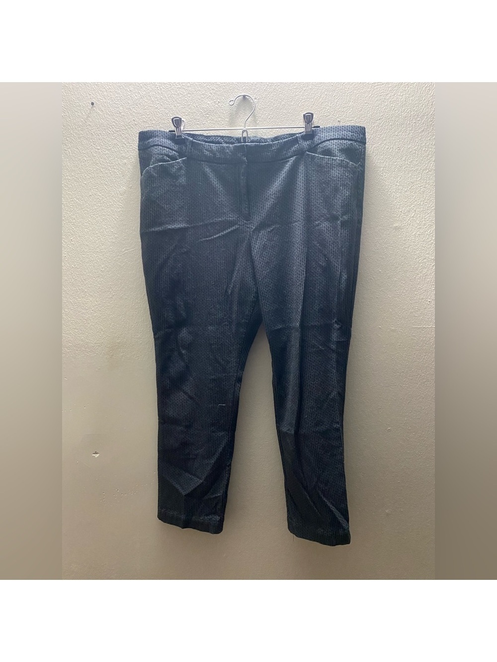 Women’s Worthington size 18 slim fit black and gray designed textured dress pant